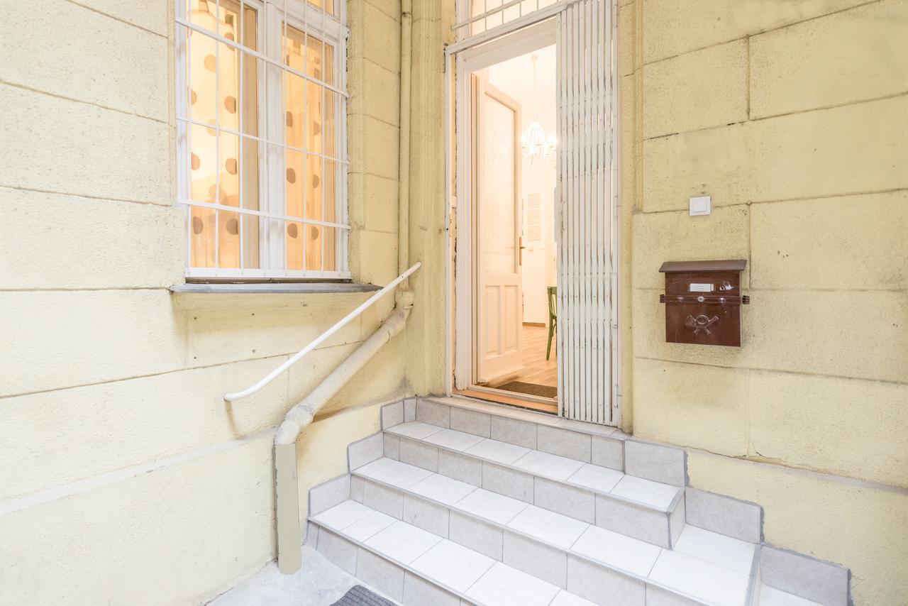 Family And Friends Apartment Budapest Exterior foto