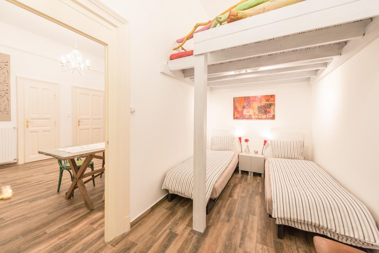 Family And Friends Apartment Budapest Exterior foto